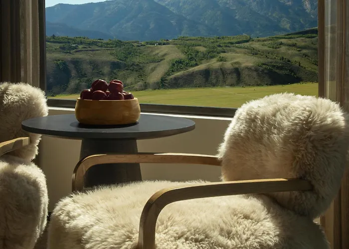 Yellowstone At Hole Hotel